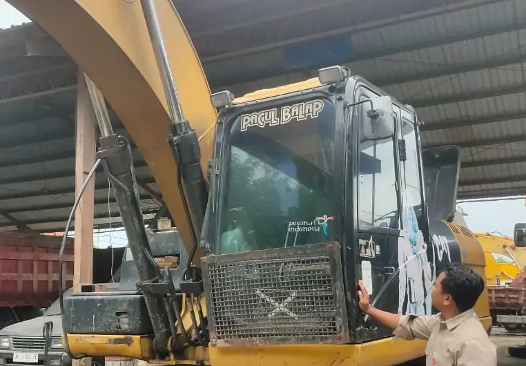 excavator cat 320d hidrolik panas overheat